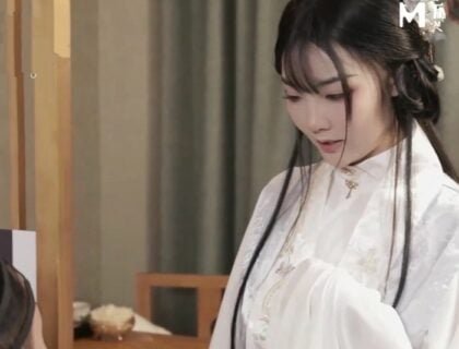 Lần đầu tiên được ôm ấp bên cạnh tiên nữ rừng xanh